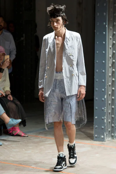 Look 24